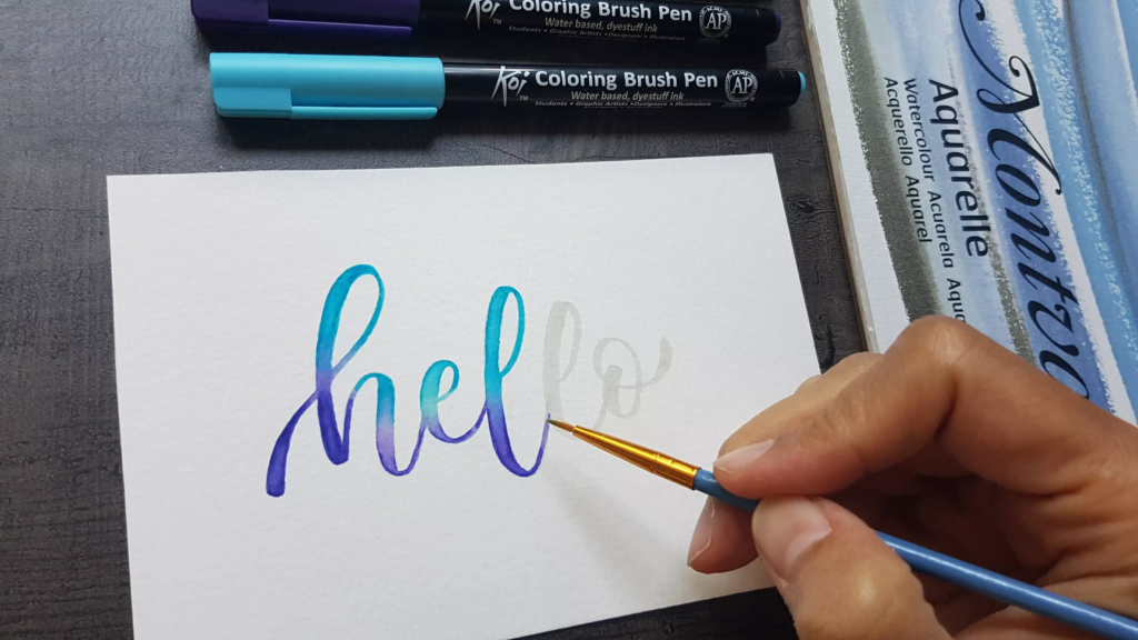 lettering : le style dégradé aquarelle